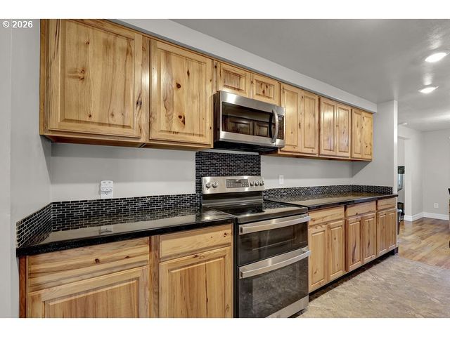 88234 RICHMOND St, Eugene, OR 97402