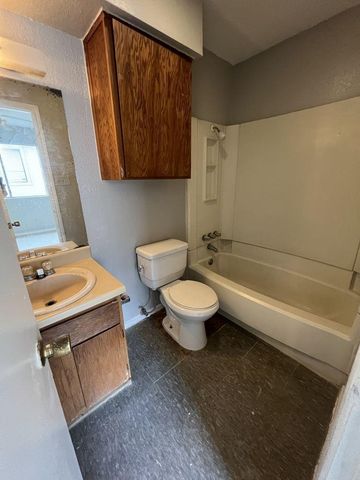 6801 Stonleigh PL B, Austin, TX 78744