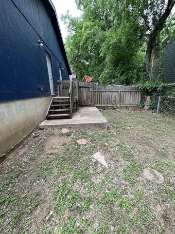 6801 Stonleigh PL B, Austin, TX 78744