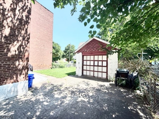 37 Krueger Pl, Passaic City, NJ 07055
