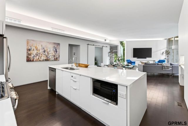 13481 Ogden Plaza Circle, Omaha, NE 68164