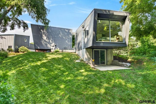 13481 Ogden Plaza Circle, Omaha, NE 68164