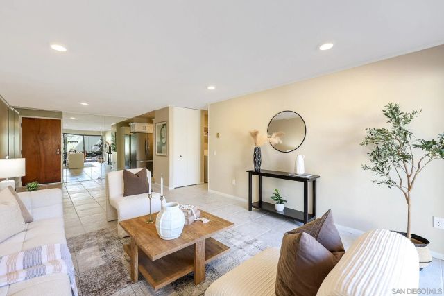 8338 Regents 1S, San Diego, CA 92122