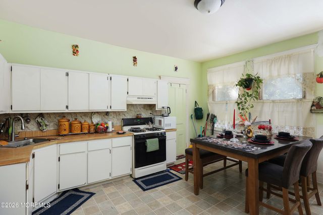 92 Chestnut Street, East Orange, NJ 07018