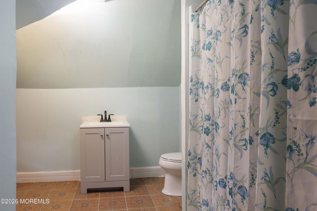 92 Chestnut Street, East Orange, NJ 07018