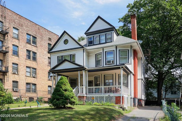92 Chestnut Street, East Orange, NJ 07018