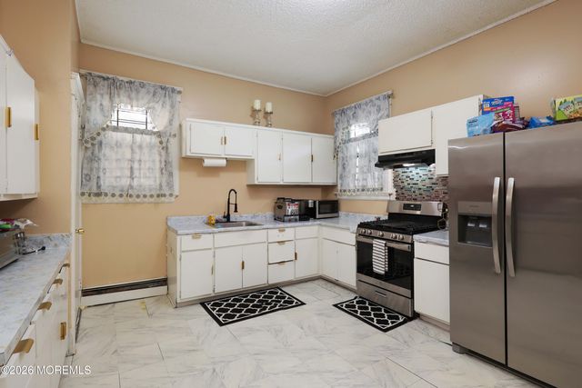 92 Chestnut Street, East Orange, NJ 07018