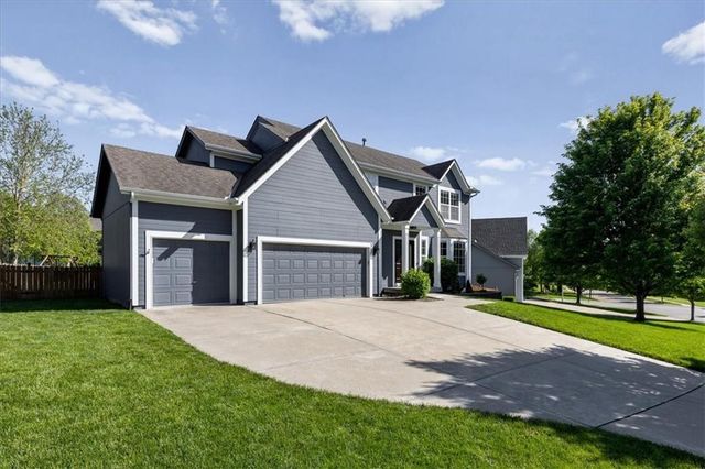 362 S Stonecrest Road, Olathe, KS 66061