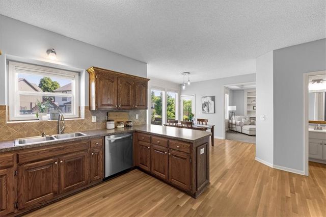 362 S Stonecrest Road, Olathe, KS 66061