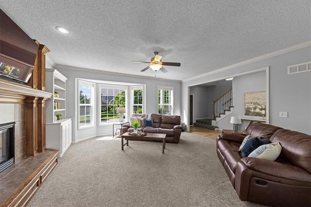 362 S Stonecrest Road, Olathe, KS 66061