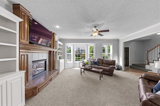 362 S Stonecrest Road, Olathe, KS 66061