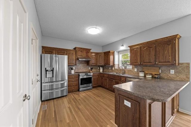 362 S Stonecrest Road, Olathe, KS 66061
