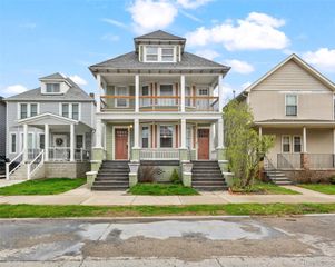 2257 Hewitt Street, Hamtramck, MI 48212