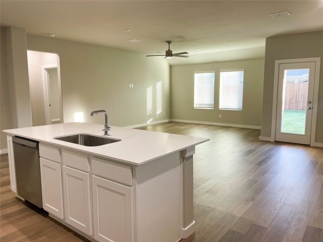 521 Whispering Winds Trail, Princeton, TX 75071