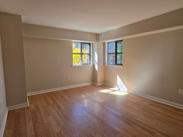 931 Massachusetts Ave 303, Cambridge, MA 02139
