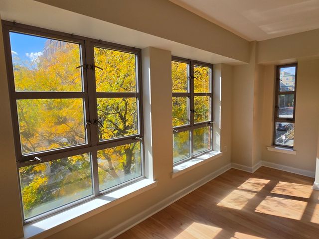 931 Massachusetts Ave 303, Cambridge, MA 02139