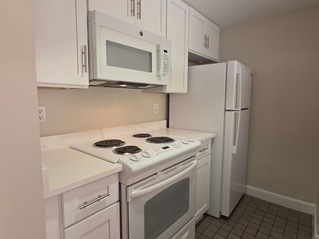 931 Massachusetts Ave 303, Cambridge, MA 02139