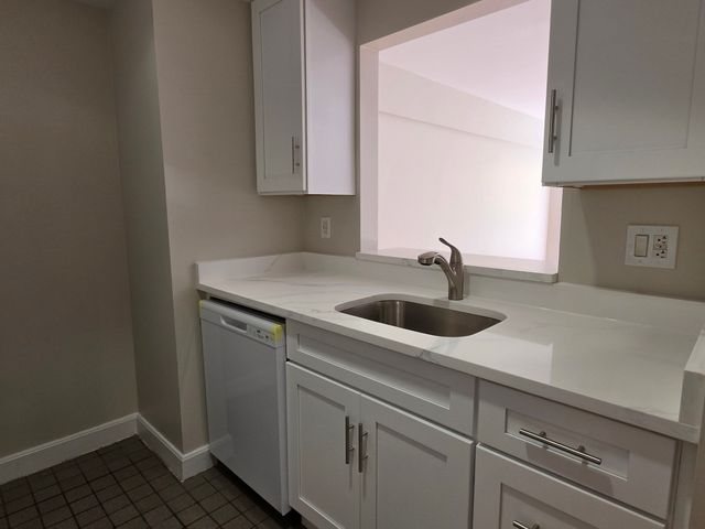 931 Massachusetts Ave 303, Cambridge, MA 02139