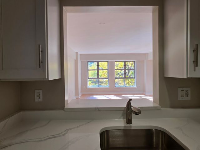 931 Massachusetts Ave 303, Cambridge, MA 02139