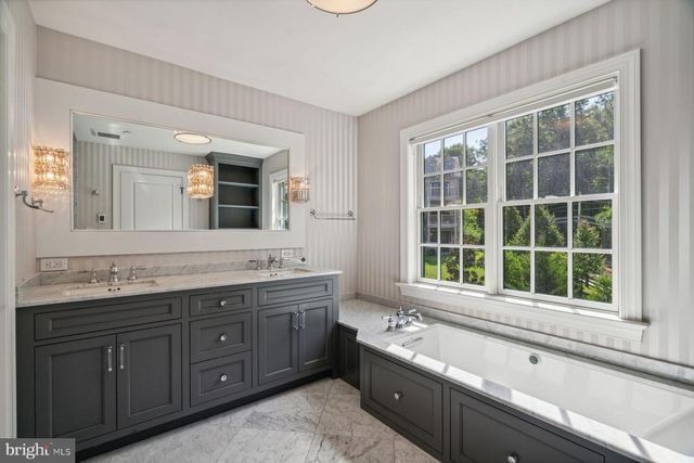 13 OVERLEA WAY, Erdenheim, PA 19038