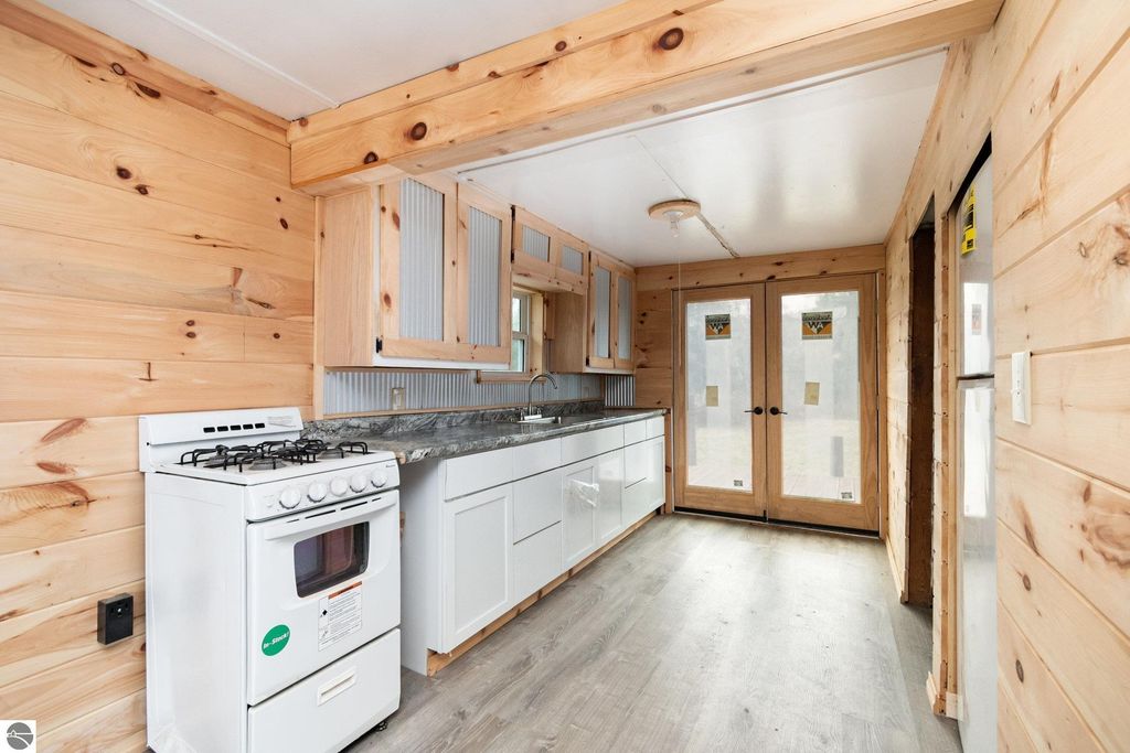 Image 7 of property listing at 2340 W Ryno Road, Luzerne, MI 48636