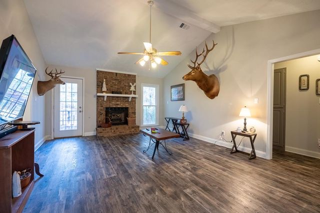 239 Ossahatchee Drive, Ellerslie, GA 31807