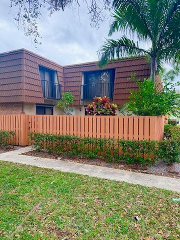 205 Charter Way, West Palm Beach, FL 33407