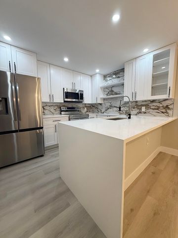 205 Charter Way, West Palm Beach, FL 33407