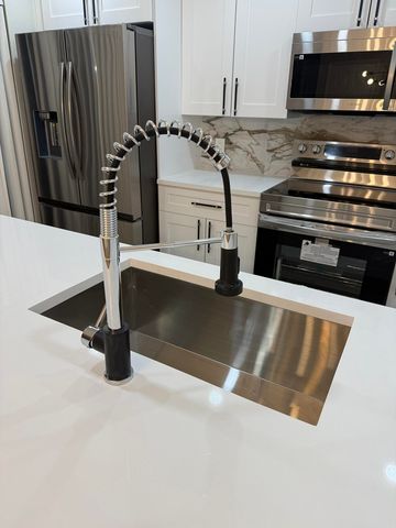 205 Charter Way, West Palm Beach, FL 33407