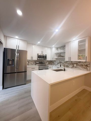 205 Charter Way, West Palm Beach, FL 33407