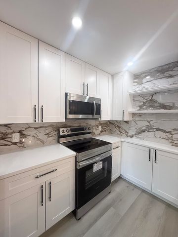 205 Charter Way, West Palm Beach, FL 33407