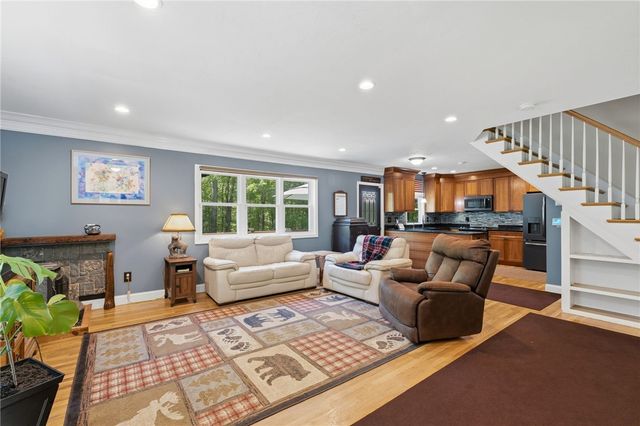 193 Lake Washington Drive, Glocester, RI 02814