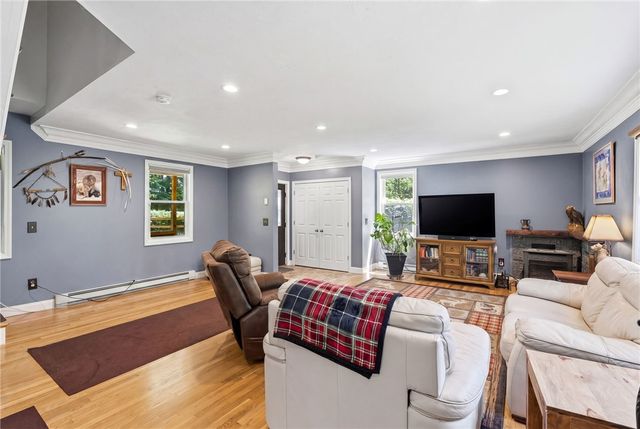 193 Lake Washington Drive, Glocester, RI 02814