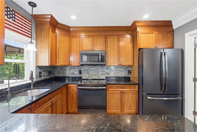 193 Lake Washington Drive, Glocester, RI 02814