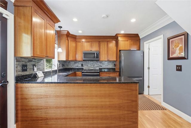 193 Lake Washington Drive, Glocester, RI 02814