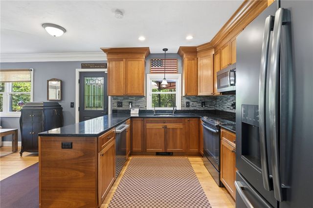 193 Lake Washington Drive, Glocester, RI 02814