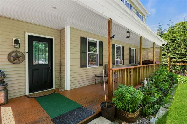 193 Lake Washington Drive, Glocester, RI 02814
