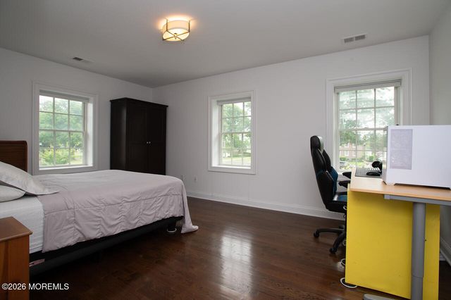 9 Allen Avenue, Oceanport, NJ 07757