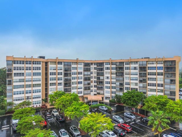 1100 Saint Charles Pl 310, Pembroke Pines, FL 33026