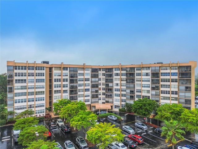 1100 Saint Charles Pl 310, Pembroke Pines, FL 33026