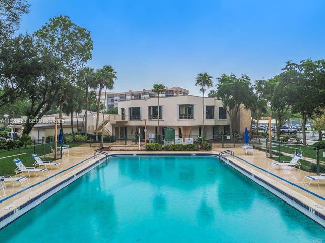 1100 Saint Charles Pl 310, Pembroke Pines, FL 33026