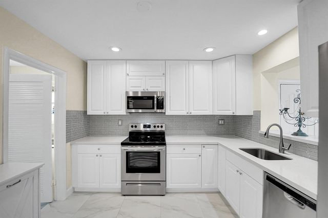 707 N 32nd Avenue, Hollywood, FL 33021