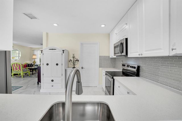 707 N 32nd Avenue, Hollywood, FL 33021