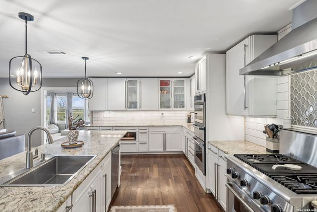 677 Floral, New Braunfels, TX 78130