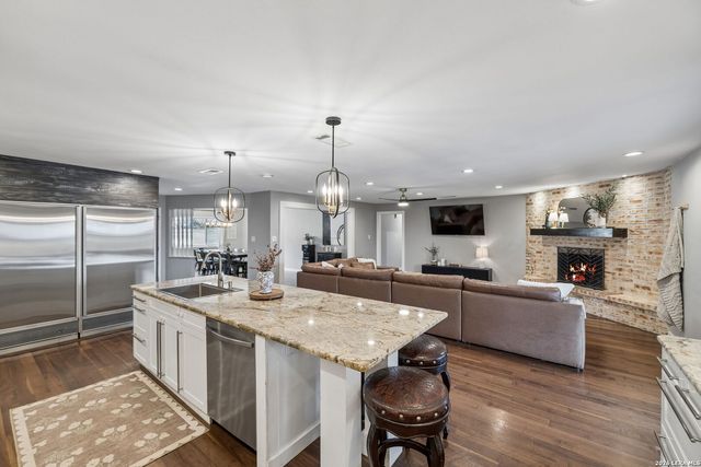 677 Floral, New Braunfels, TX 78130