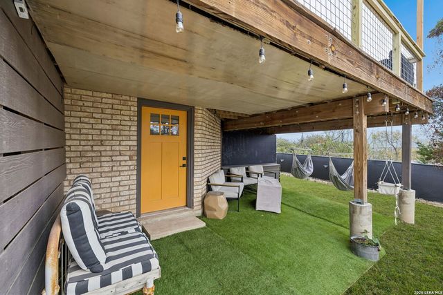 677 Floral, New Braunfels, TX 78130