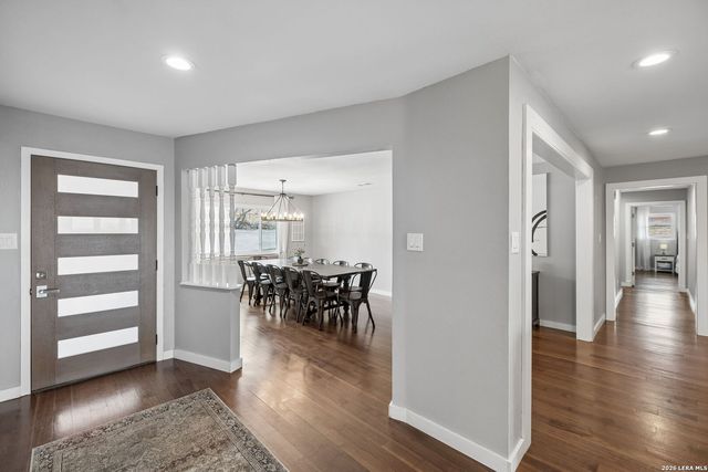 677 Floral, New Braunfels, TX 78130