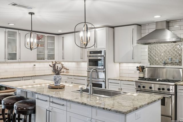 677 Floral, New Braunfels, TX 78130