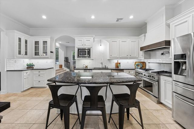 109 Sunset Drive, Friendswood, TX 77546