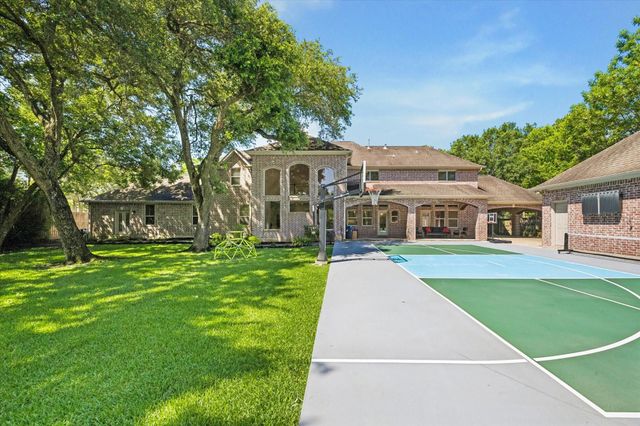 109 Sunset Drive, Friendswood, TX 77546